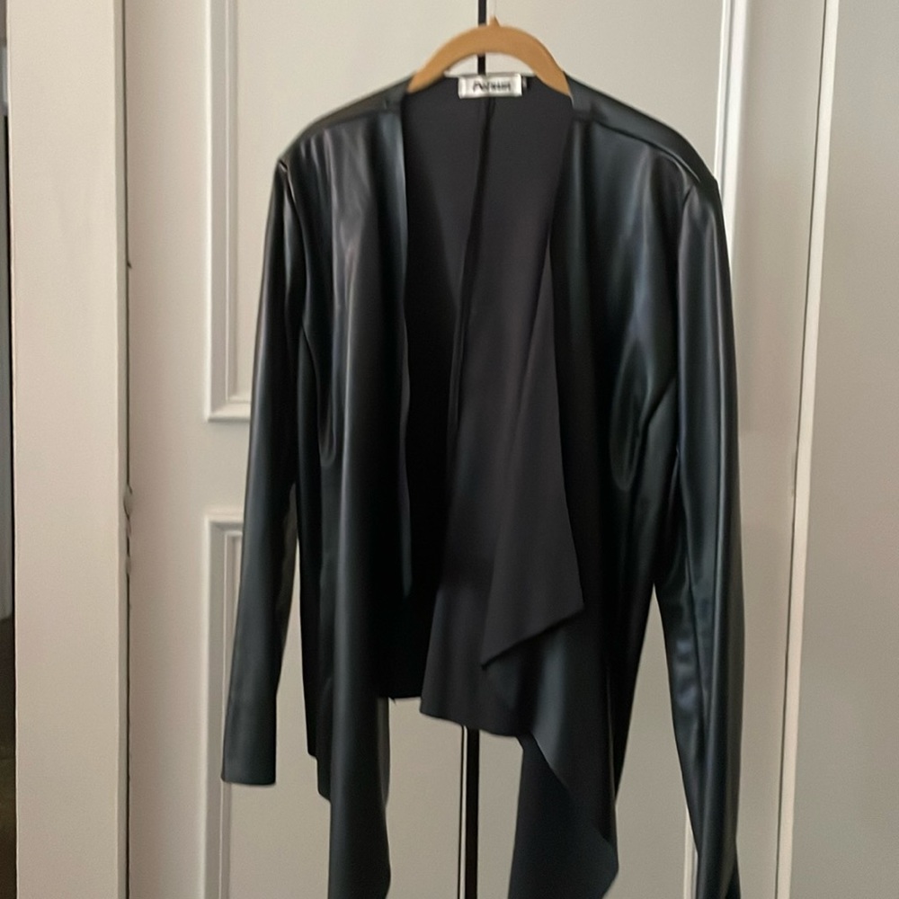 Faux leather light weight / unlined